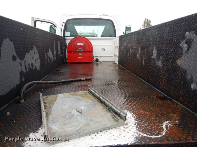 image for item EY9334 2005 Chevrolet C4500 utility truck