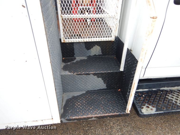 image for item EY9334 2005 Chevrolet C4500 utility truck