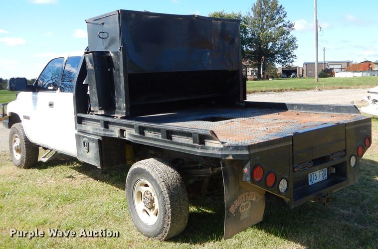 image for item EY9352 2001 Dodge Ram 2500 Quad Cab bale bed pickup truck