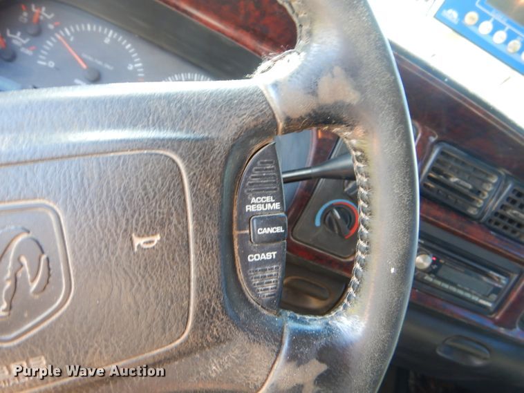 image for item EY9352 2001 Dodge Ram 2500 Quad Cab bale bed pickup truck