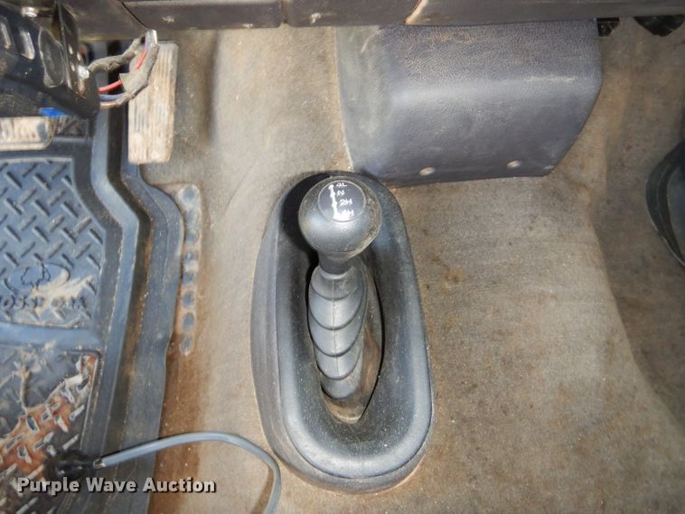 image for item EY9352 2001 Dodge Ram 2500 Quad Cab bale bed pickup truck