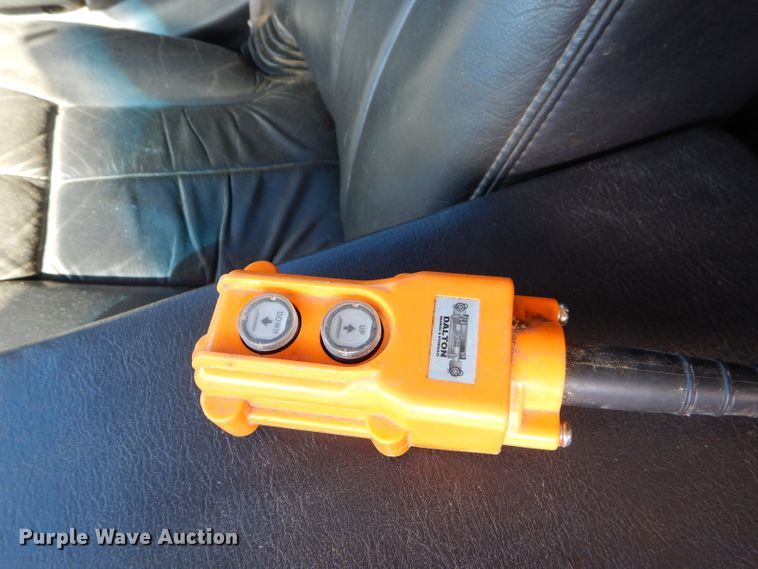 image for item EY9352 2001 Dodge Ram 2500 Quad Cab bale bed pickup truck