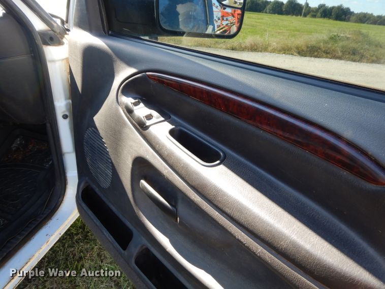 image for item EY9352 2001 Dodge Ram 2500 Quad Cab bale bed pickup truck