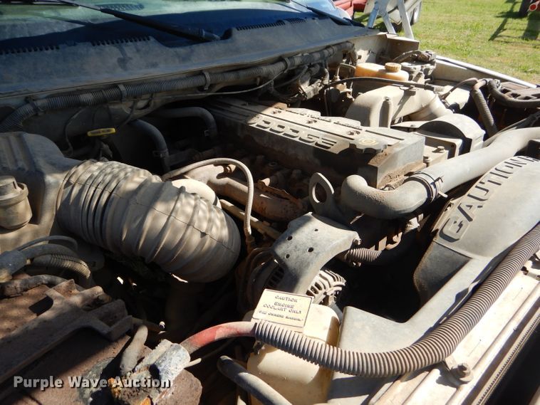 image for item EY9352 2001 Dodge Ram 2500 Quad Cab bale bed pickup truck