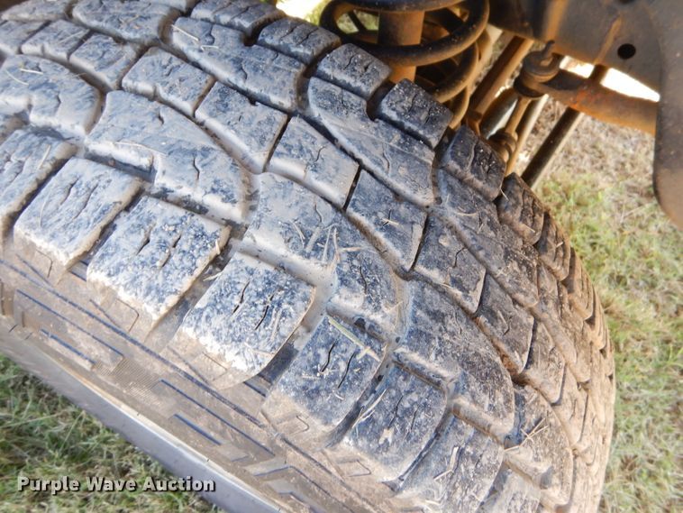 image for item EY9352 2001 Dodge Ram 2500 Quad Cab bale bed pickup truck