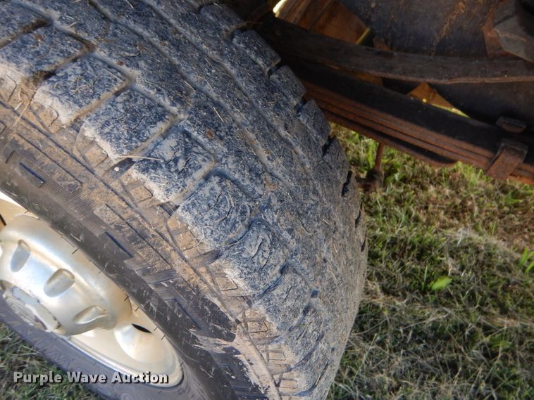 image for item EY9352 2001 Dodge Ram 2500 Quad Cab bale bed pickup truck