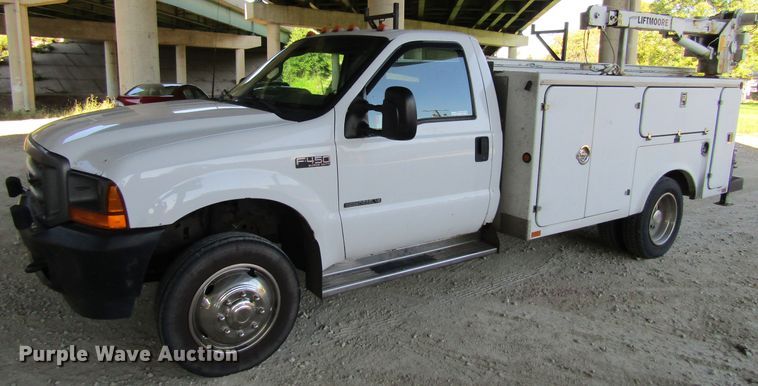 image for item FD9293 2001 Ford F450 Super Duty utility bed truck with crane