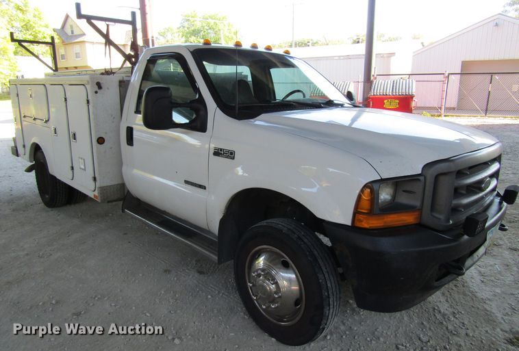 image for item FD9293 2001 Ford F450 Super Duty utility bed truck with crane