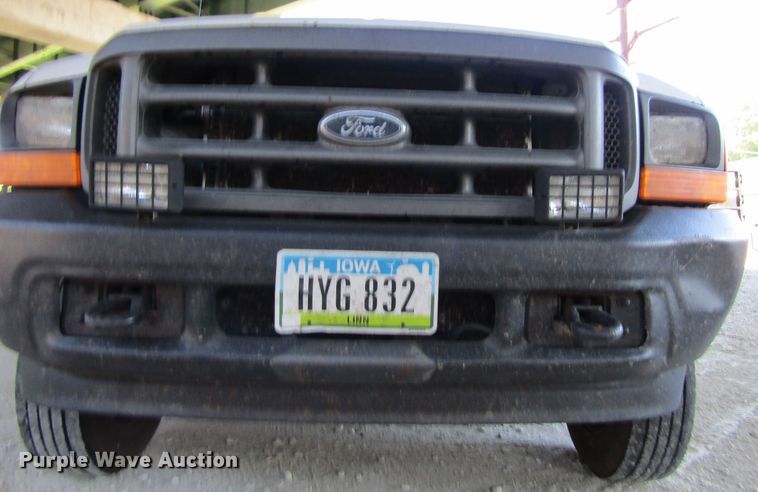 image for item FD9293 2001 Ford F450 Super Duty utility bed truck with crane