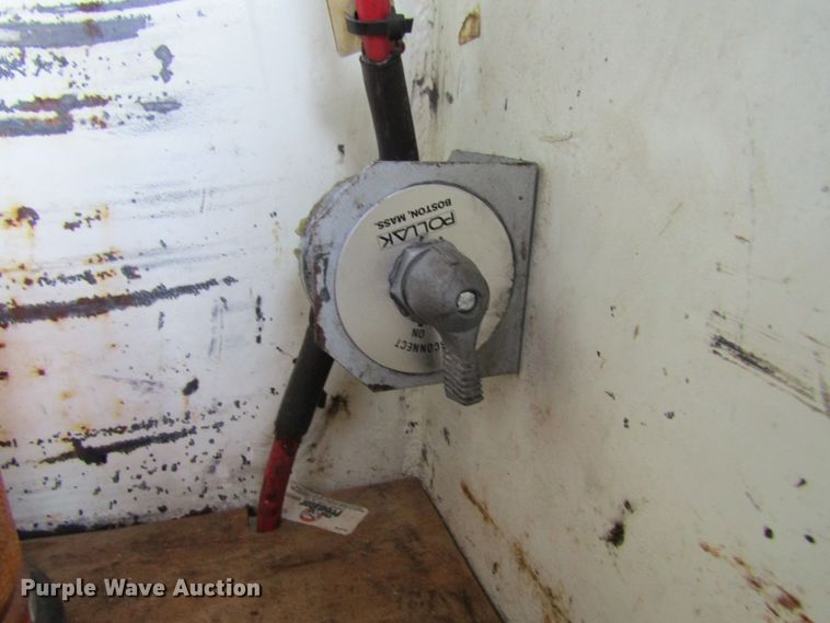 image for item FD9293 2001 Ford F450 Super Duty utility bed truck with crane