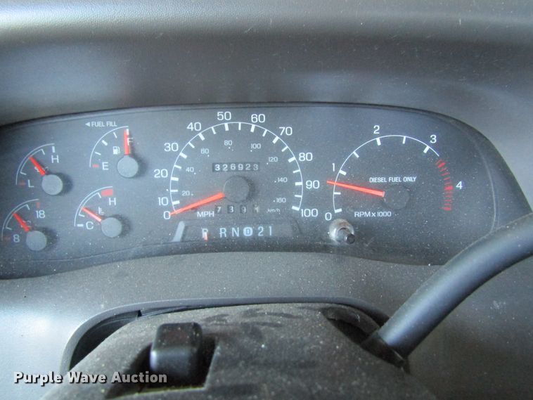 image for item FD9293 2001 Ford F450 Super Duty utility bed truck with crane