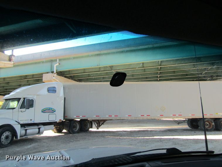 image for item FD9293 2001 Ford F450 Super Duty utility bed truck with crane