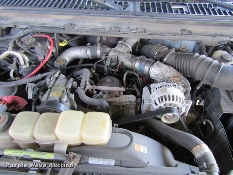 image for item FD9293 2001 Ford F450 Super Duty utility bed truck with crane