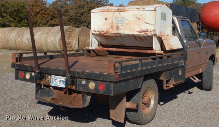 image for item FF9004 1997 Ford F250 bale bed pickup truck