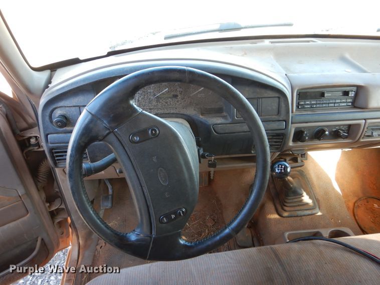 image for item FF9004 1997 Ford F250 bale bed pickup truck