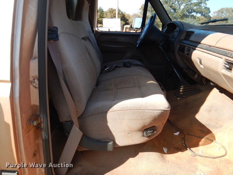 image for item FF9004 1997 Ford F250 bale bed pickup truck