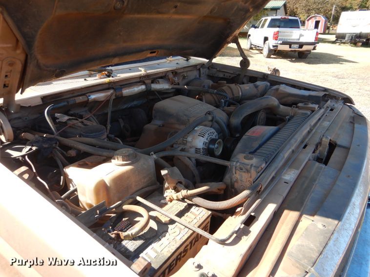 image for item FF9004 1997 Ford F250 bale bed pickup truck