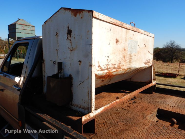 image for item FF9004 1997 Ford F250 bale bed pickup truck