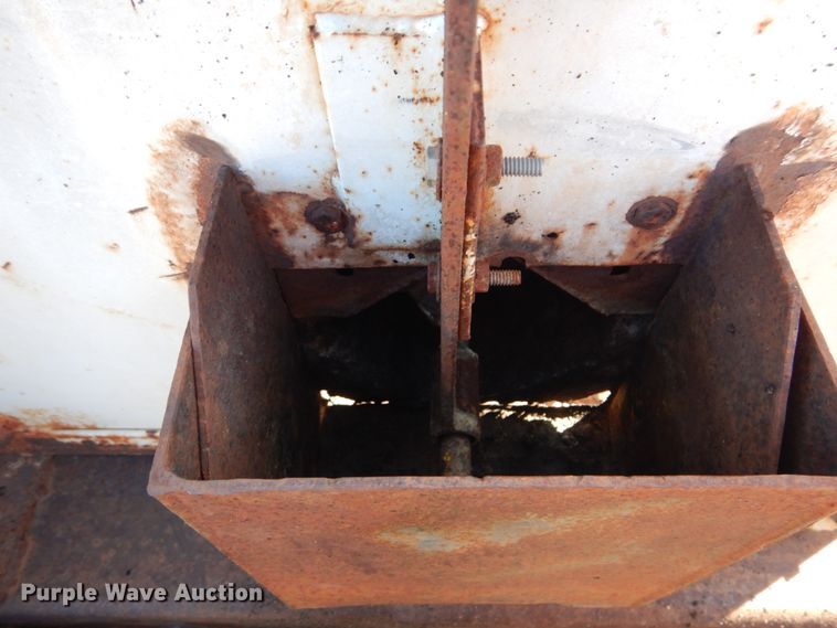 image for item FF9004 1997 Ford F250 bale bed pickup truck