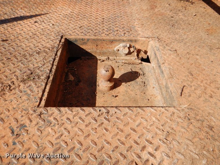 image for item FF9004 1997 Ford F250 bale bed pickup truck