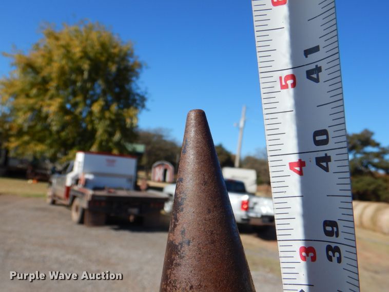 image for item FF9004 1997 Ford F250 bale bed pickup truck