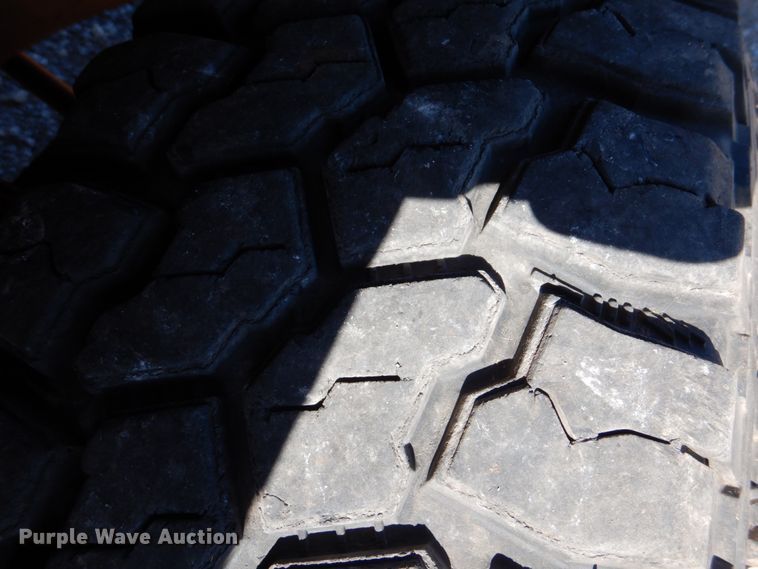 image for item FF9004 1997 Ford F250 bale bed pickup truck