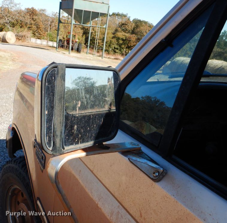 image for item FF9004 1997 Ford F250 bale bed pickup truck