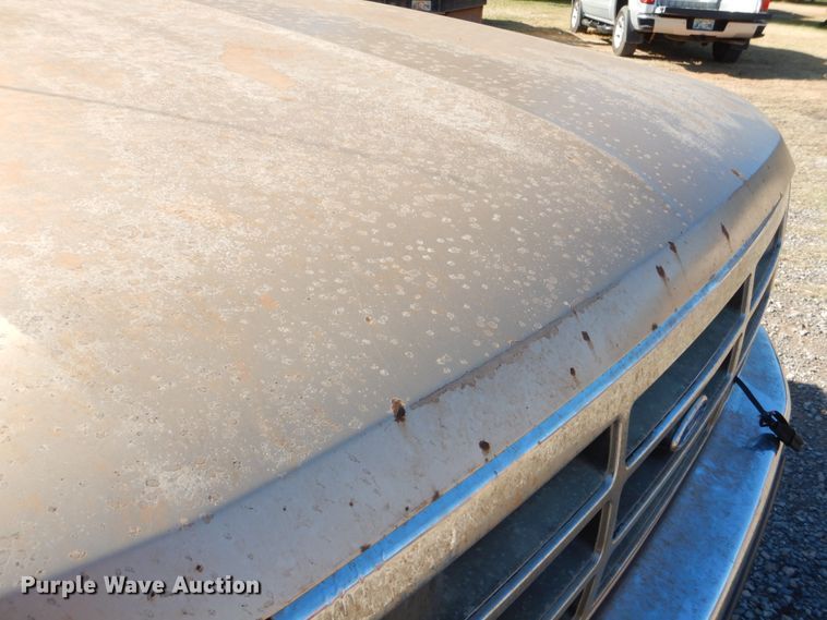 image for item FF9004 1997 Ford F250 bale bed pickup truck