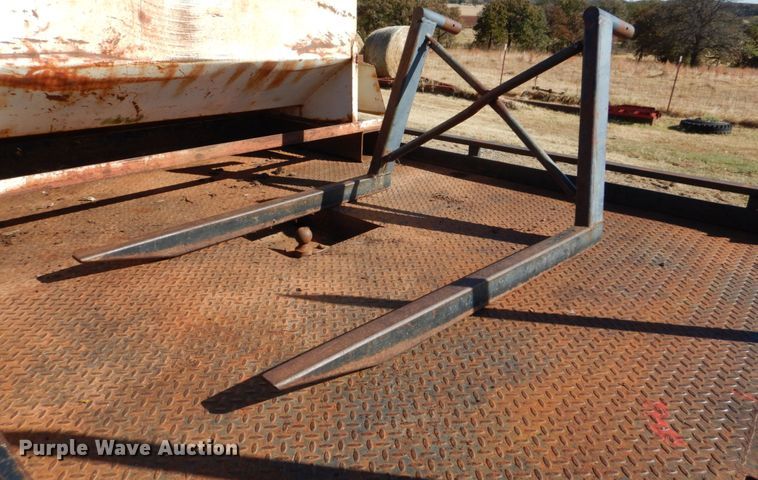 image for item FF9004 1997 Ford F250 bale bed pickup truck