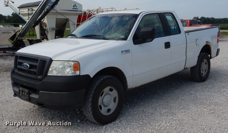 image for item FI9621 2005 Ford F150 XL SuperCab pickup truck