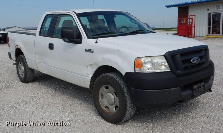 image for item FI9621 2005 Ford F150 XL SuperCab pickup truck