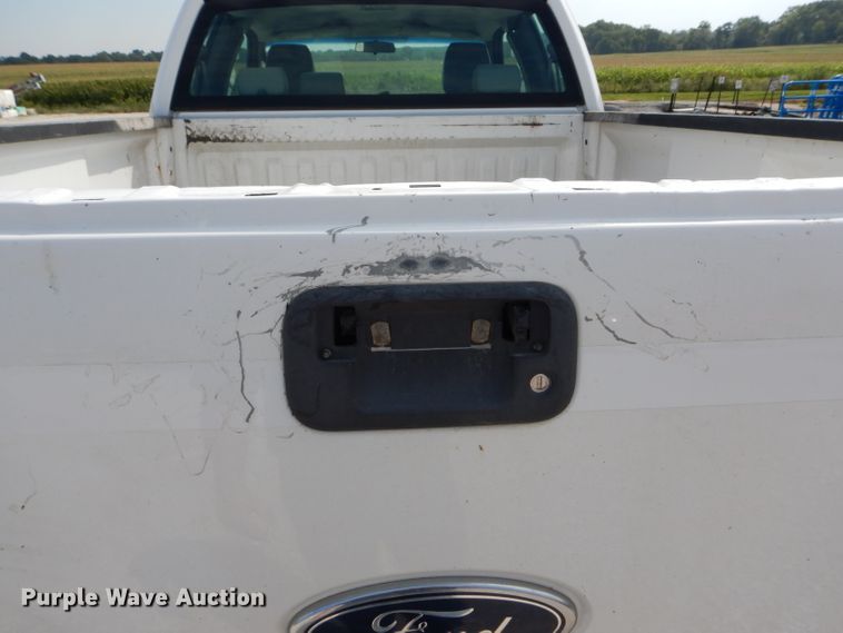 image for item FI9621 2005 Ford F150 XL SuperCab pickup truck