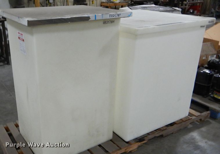 image for item FI9706 (2) poly tanks