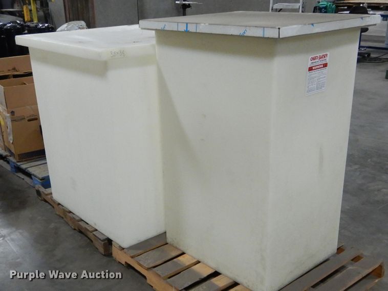 image for item FI9706 (2) poly tanks