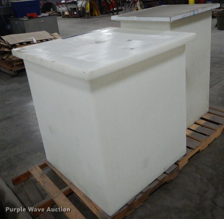 image for item FI9706 (2) poly tanks
