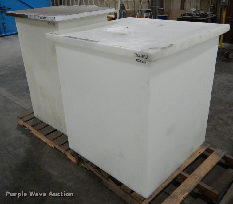 image for item FI9706 (2) poly tanks