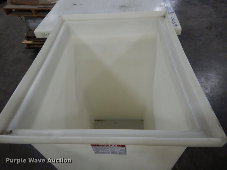 image for item FI9706 (2) poly tanks