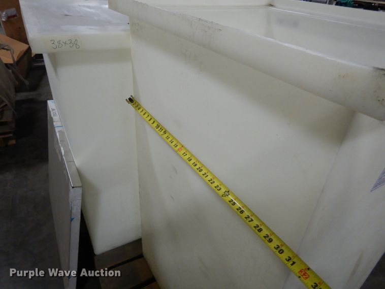 image for item FI9706 (2) poly tanks