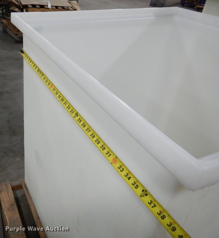 image for item FI9706 (2) poly tanks