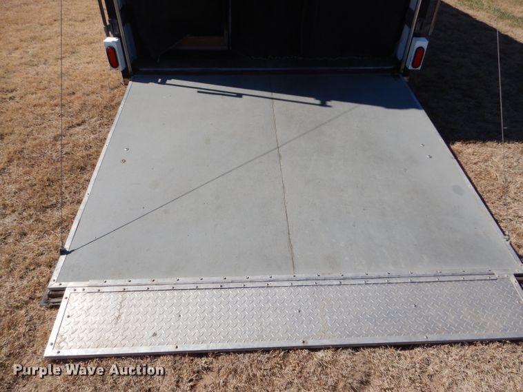 image for item FJ9803 1999 US Cargo PC826TA3 concession trailer