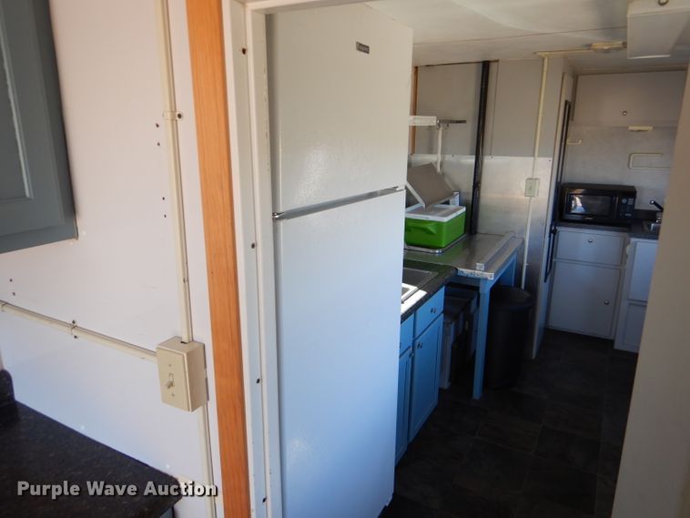 image for item FJ9803 1999 US Cargo PC826TA3 concession trailer