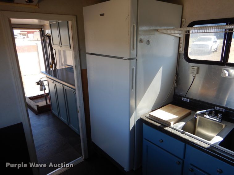 image for item FJ9803 1999 US Cargo PC826TA3 concession trailer