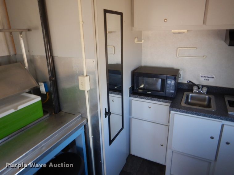 image for item FJ9803 1999 US Cargo PC826TA3 concession trailer