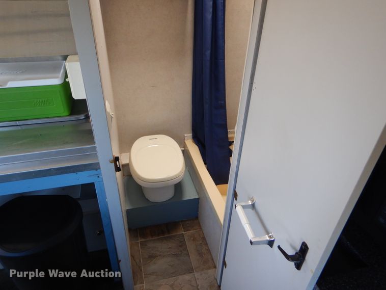 image for item FJ9803 1999 US Cargo PC826TA3 concession trailer