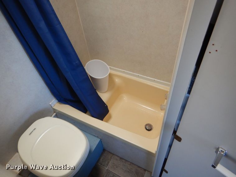 image for item FJ9803 1999 US Cargo PC826TA3 concession trailer