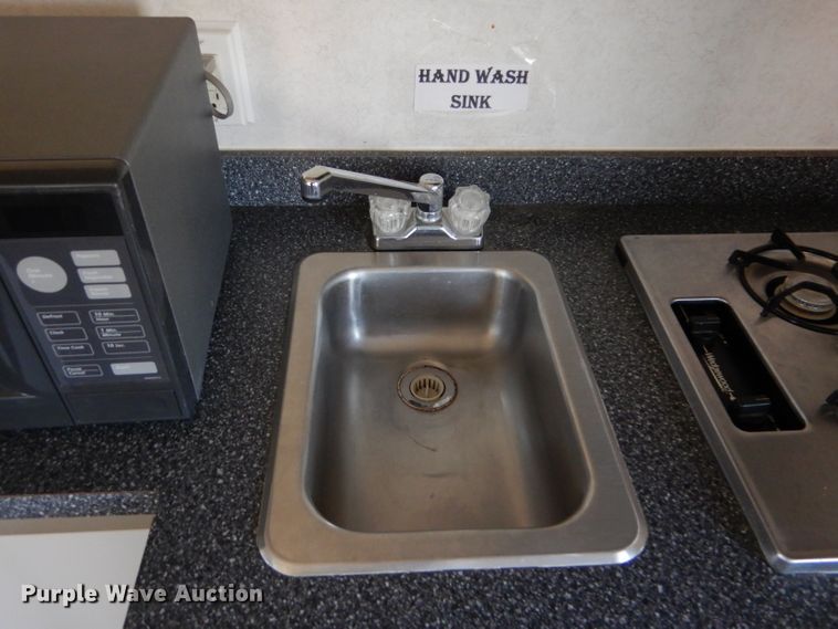 image for item FJ9803 1999 US Cargo PC826TA3 concession trailer