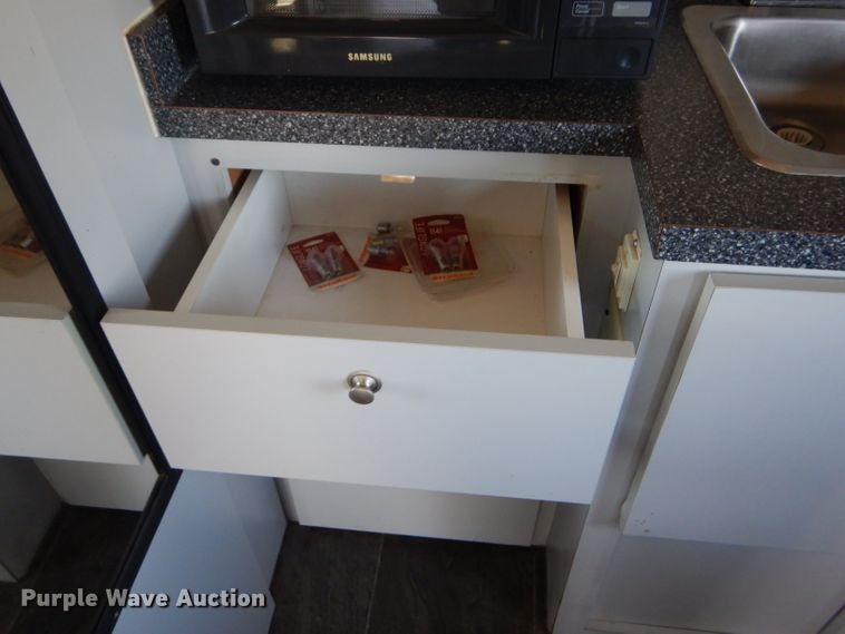 image for item FJ9803 1999 US Cargo PC826TA3 concession trailer