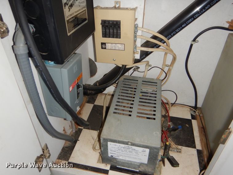 image for item FJ9803 1999 US Cargo PC826TA3 concession trailer