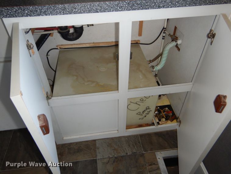 image for item FJ9803 1999 US Cargo PC826TA3 concession trailer