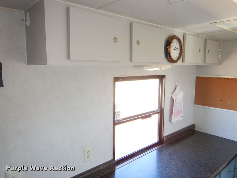 image for item FJ9803 1999 US Cargo PC826TA3 concession trailer